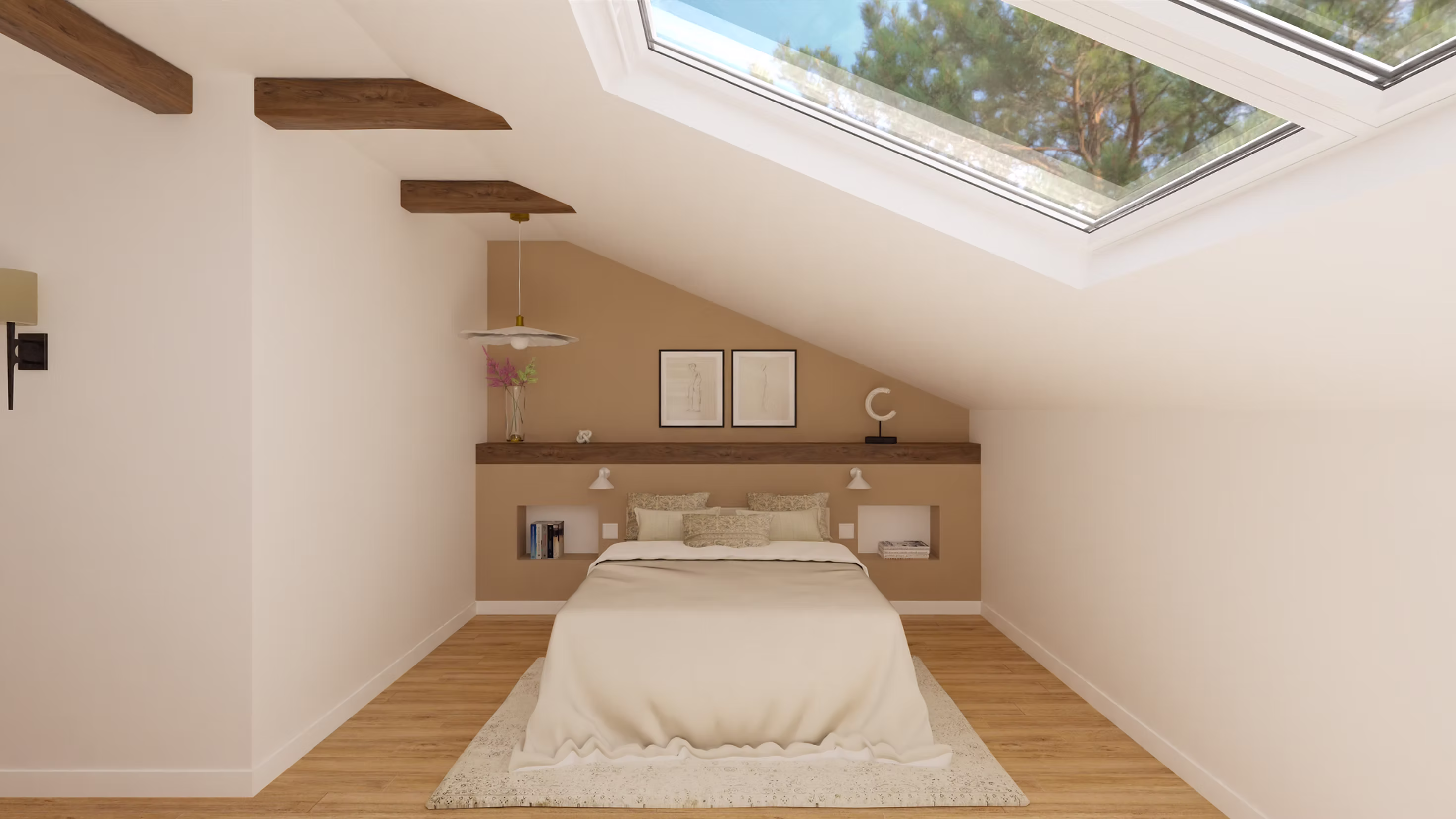 Chambre sous combles avec lit double centré, tête de lit intégrée en bois, niches murales, poutres apparentes et fenêtre de toit apportant une lumière naturelle.
